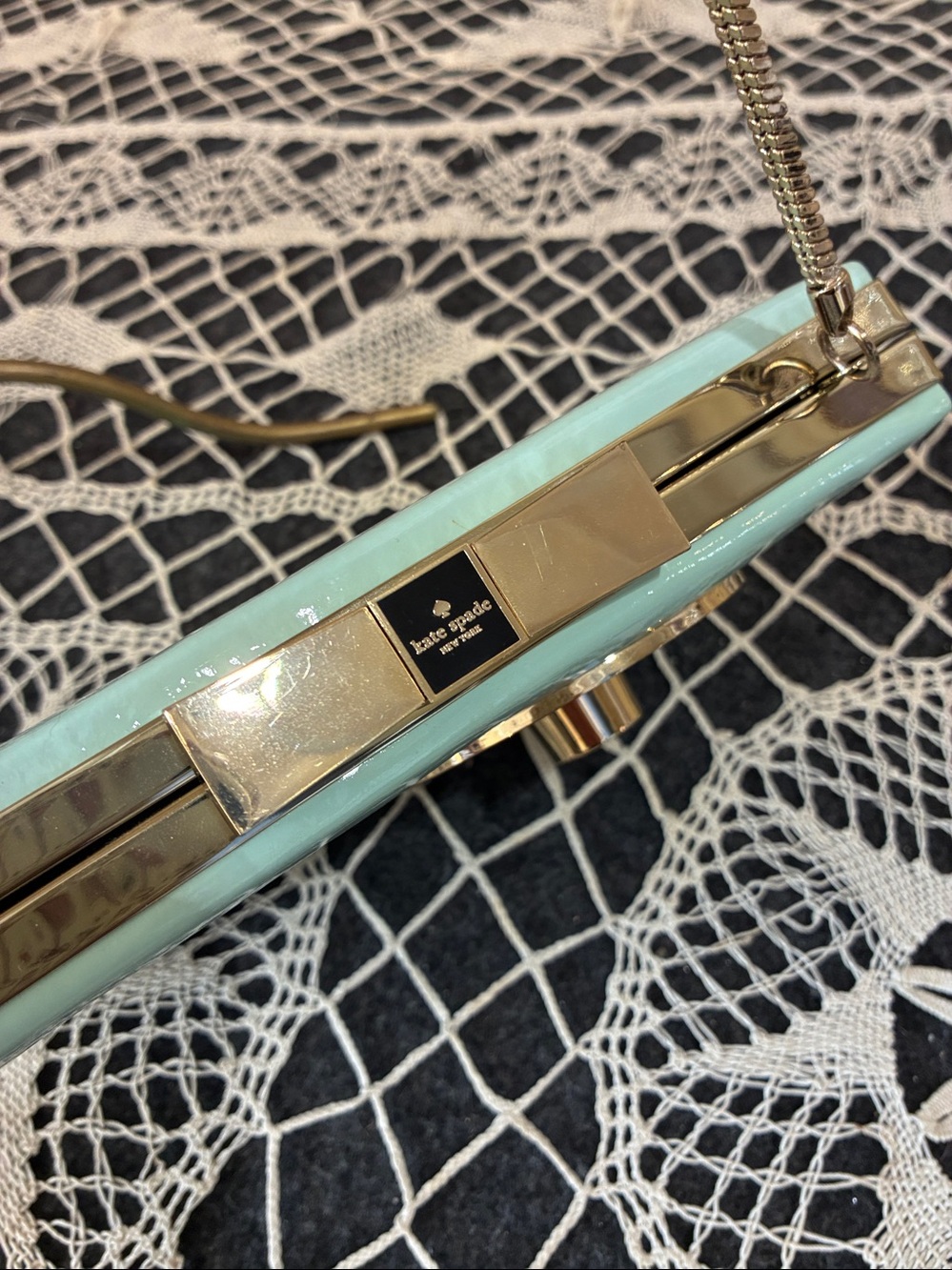 Kate Spade Retro Radio Mint Green Patent Box Clutch/Shoulder Bag Gold Hardware - Picture 6 of 10